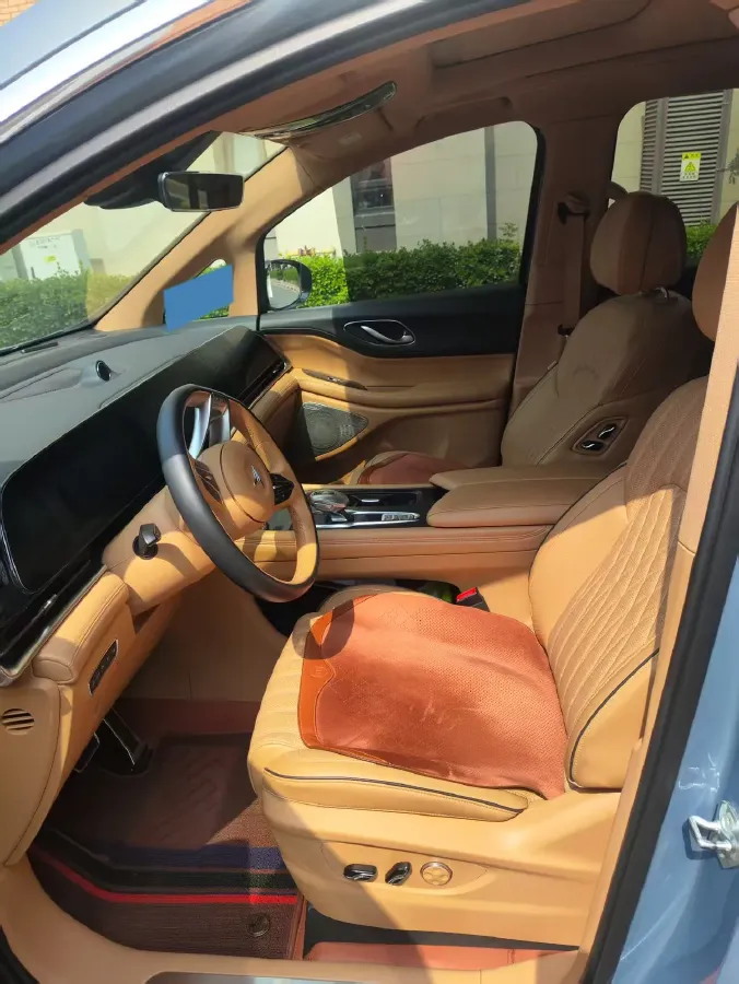 2022 Voyah Dream 1.5T 136HP L4 PHEV 25.57KWH,autocango,china used car exporter,china ev exporter,chinese used car exporter,chinese used ev exporter