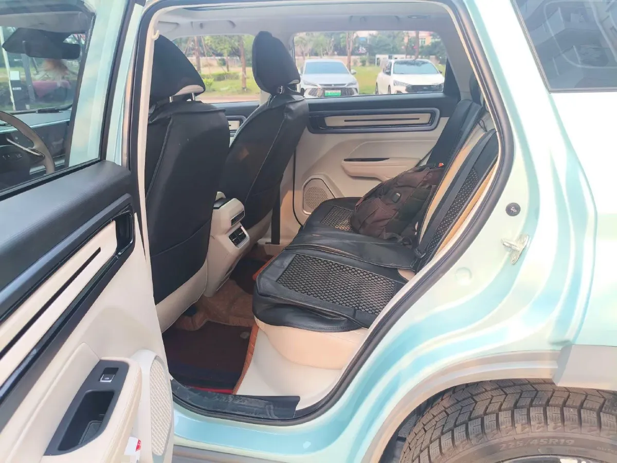 2023 Geely ICON 1.5T 181HP L4 7DCT,autocango,china used car exporter,china ev exporter,chinese used car exporter,chinese used ev exporter