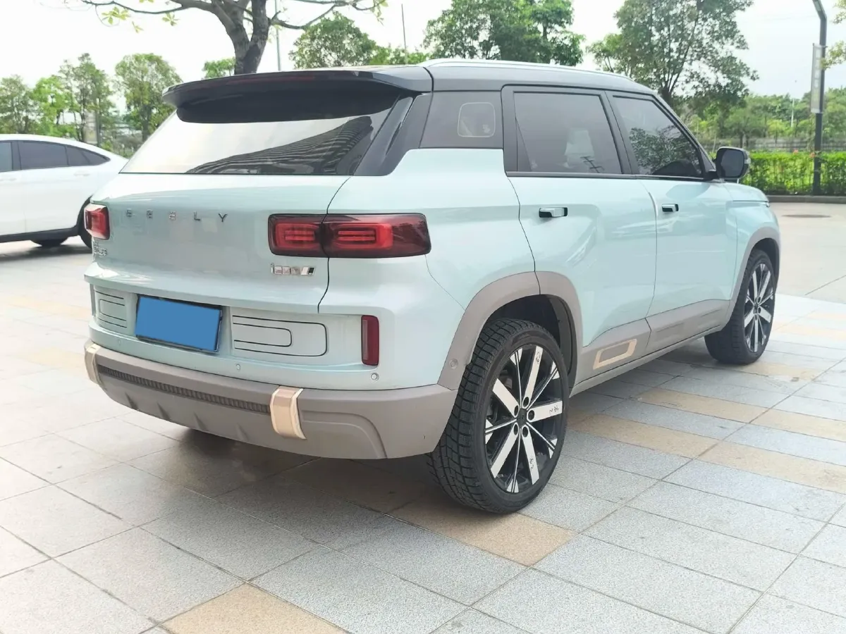 2023 Geely ICON 1.5T 181HP L4 7DCT,autocango,china used car exporter,china ev exporter,chinese used car exporter,chinese used ev exporter