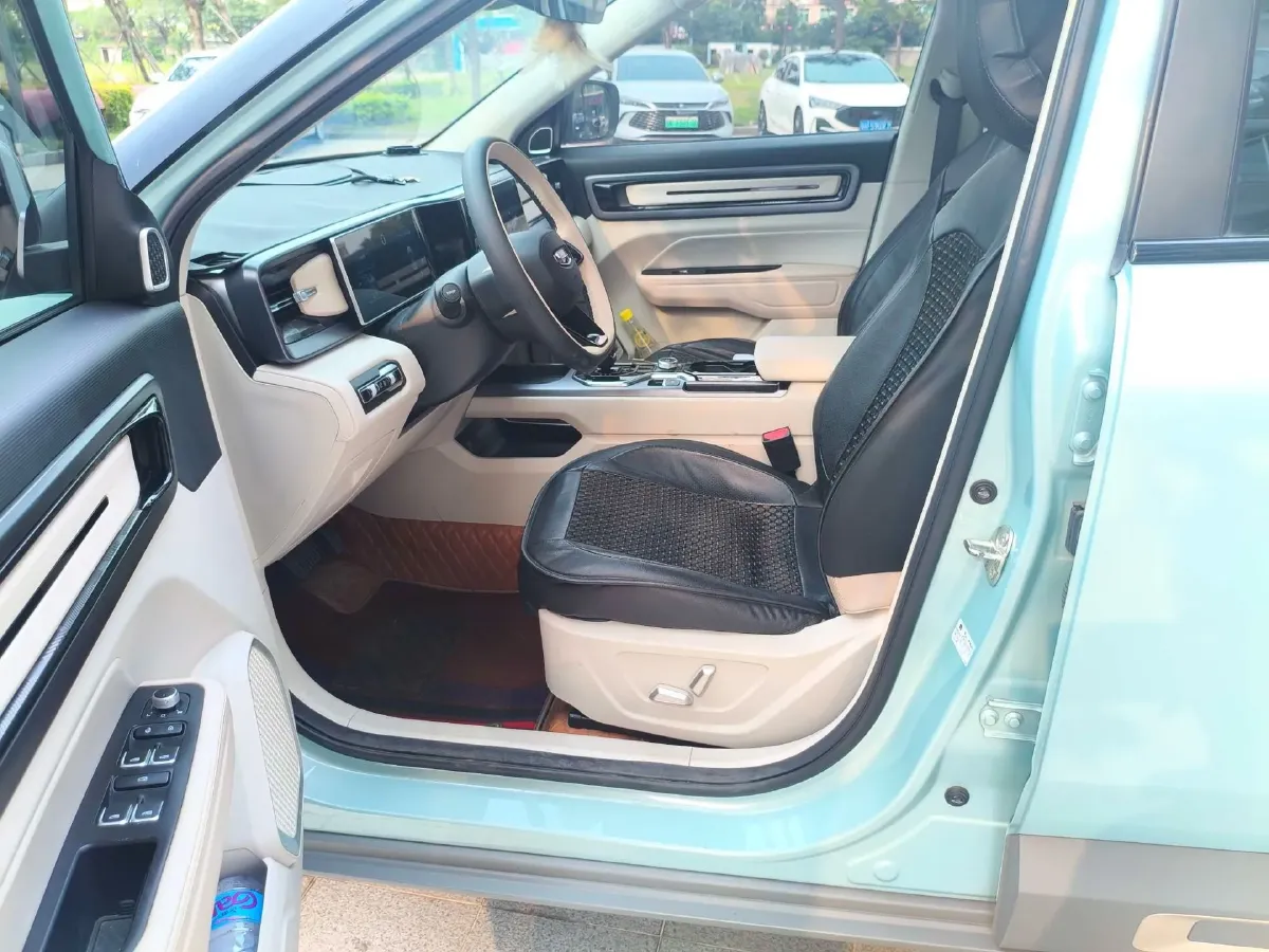 2023 Geely ICON 1.5T 181HP L4 7DCT,autocango,china used car exporter,china ev exporter,chinese used car exporter,chinese used ev exporter