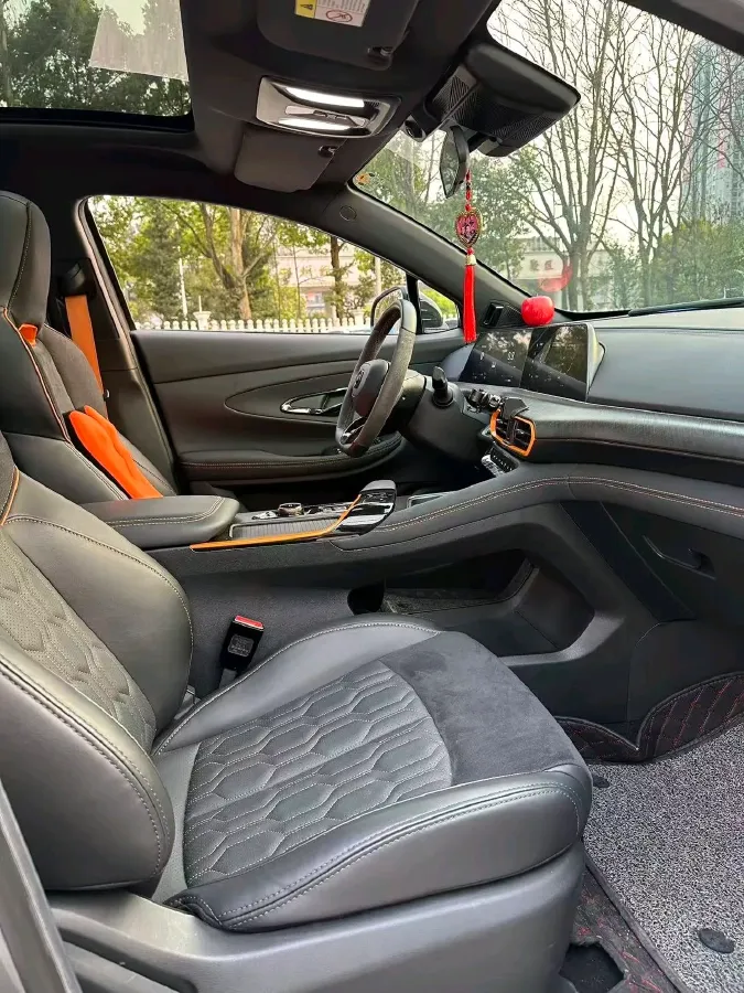 2022 ChangAn UNI-T 1.5T 188HP L4 7DCT,autocango,china used car exporter,china ev exporter,chinese used car exporter,chinese used ev exporter