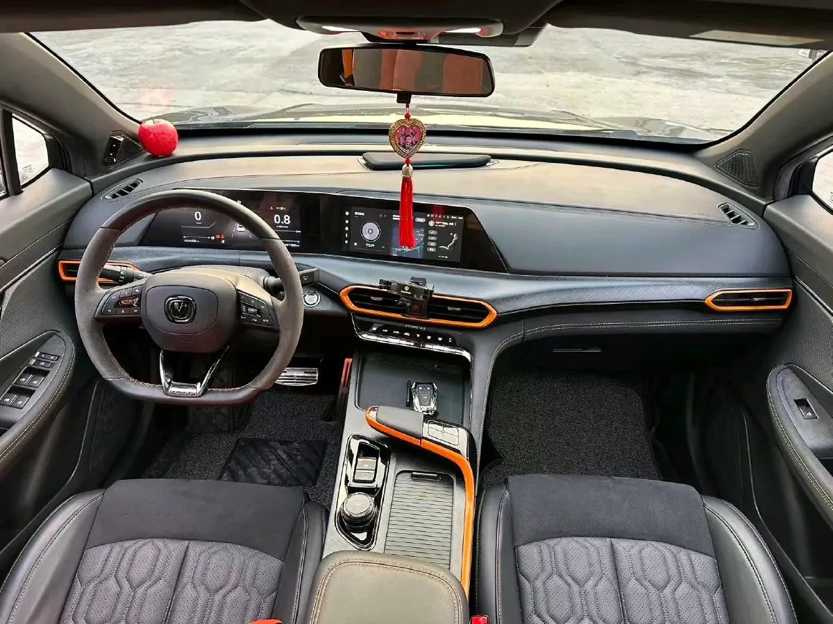 2022 ChangAn UNI-T 1.5T 188HP L4 7DCT,autocango,china used car exporter,china ev exporter,chinese used car exporter,chinese used ev exporter