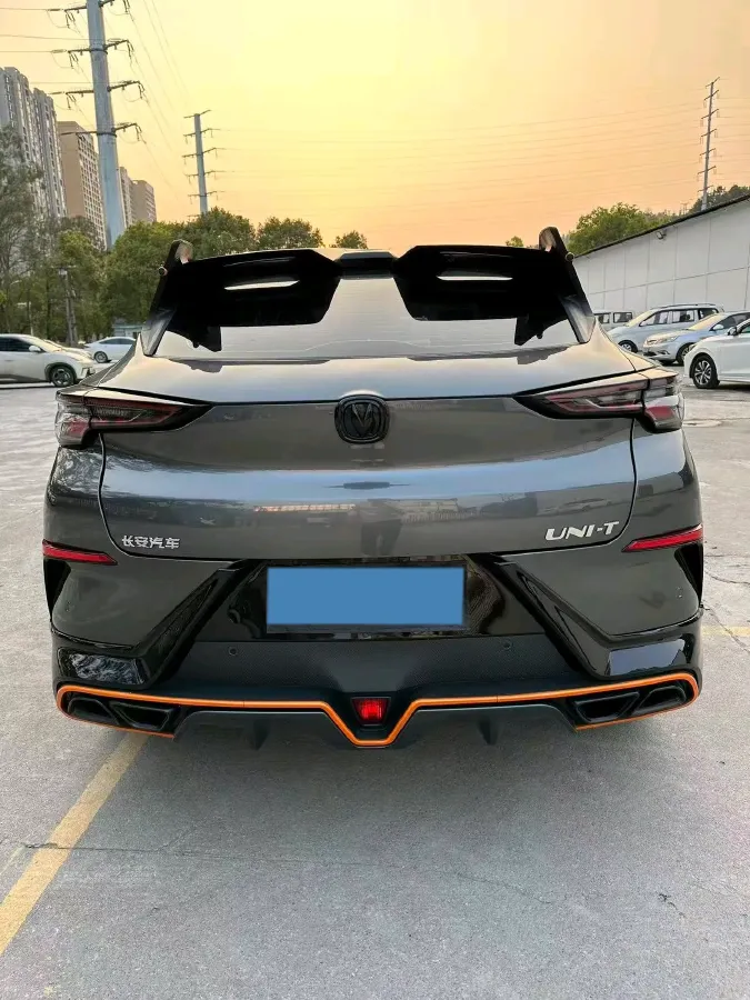 2022 ChangAn UNI-T 1.5T 188HP L4 7DCT,autocango,china used car exporter,china ev exporter,chinese used car exporter,chinese used ev exporter