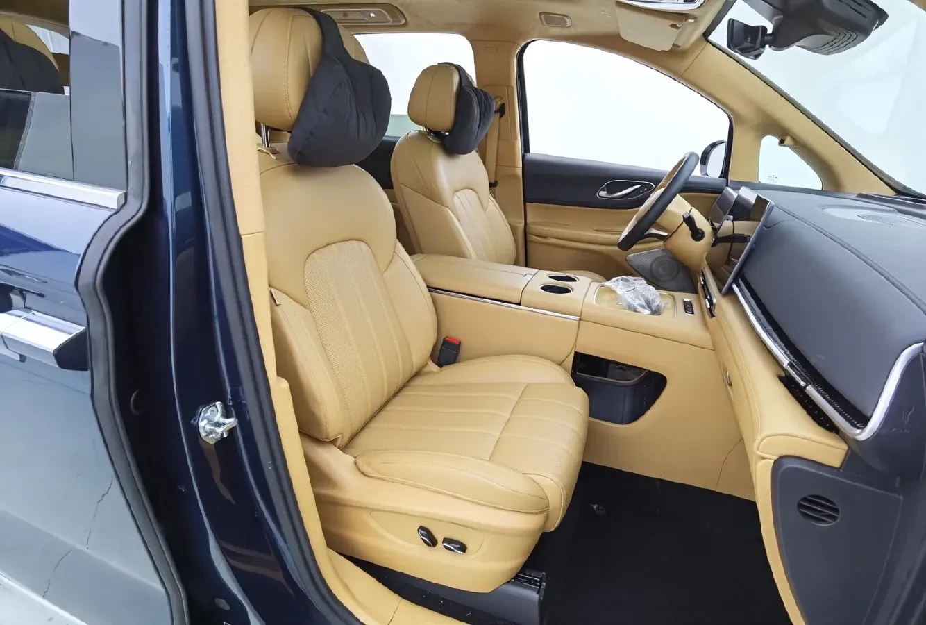 2025 Voyah Dream BEV 108.7KWH,autocango,china used car exporter,china ev exporter,chinese used car exporter,chinese used ev exporter