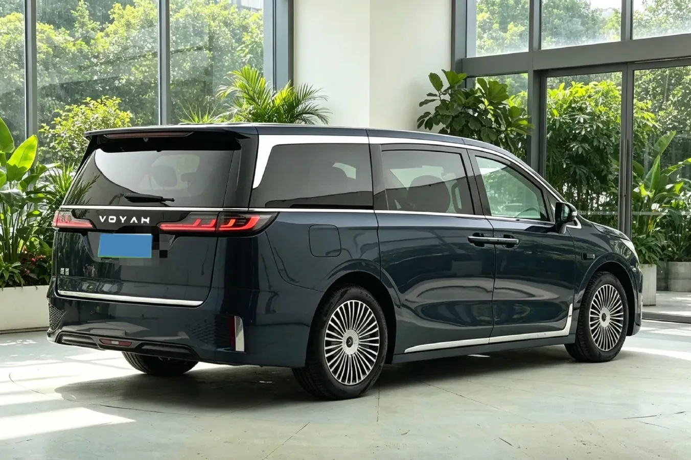 2025 Voyah Dream BEV 108.7KWH,autocango,china used car exporter,china ev exporter,chinese used car exporter,chinese used ev exporter