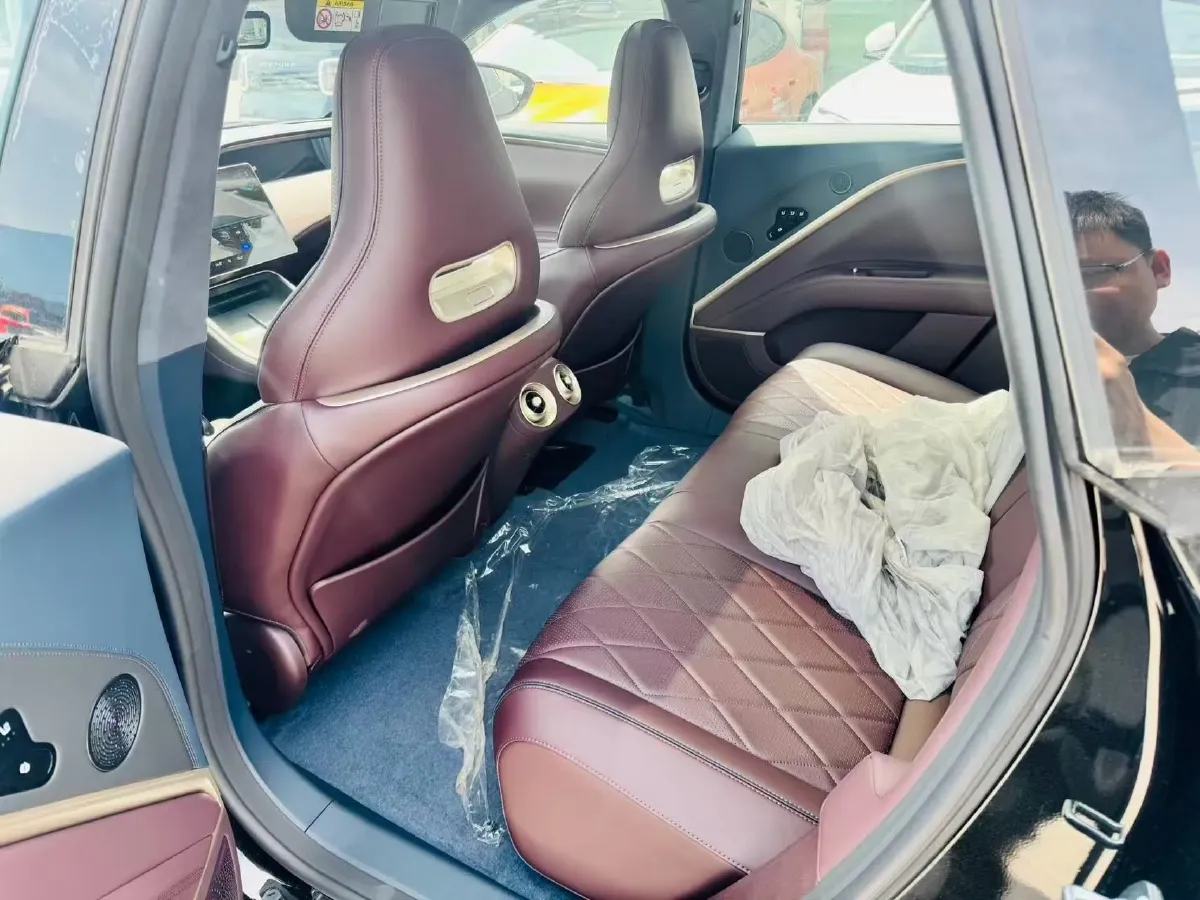 2025 Avatr 11 1.5T 156HP L4 REEV,autocango,china used car exporter,china ev exporter,chinese used car exporter,chinese used ev exporter