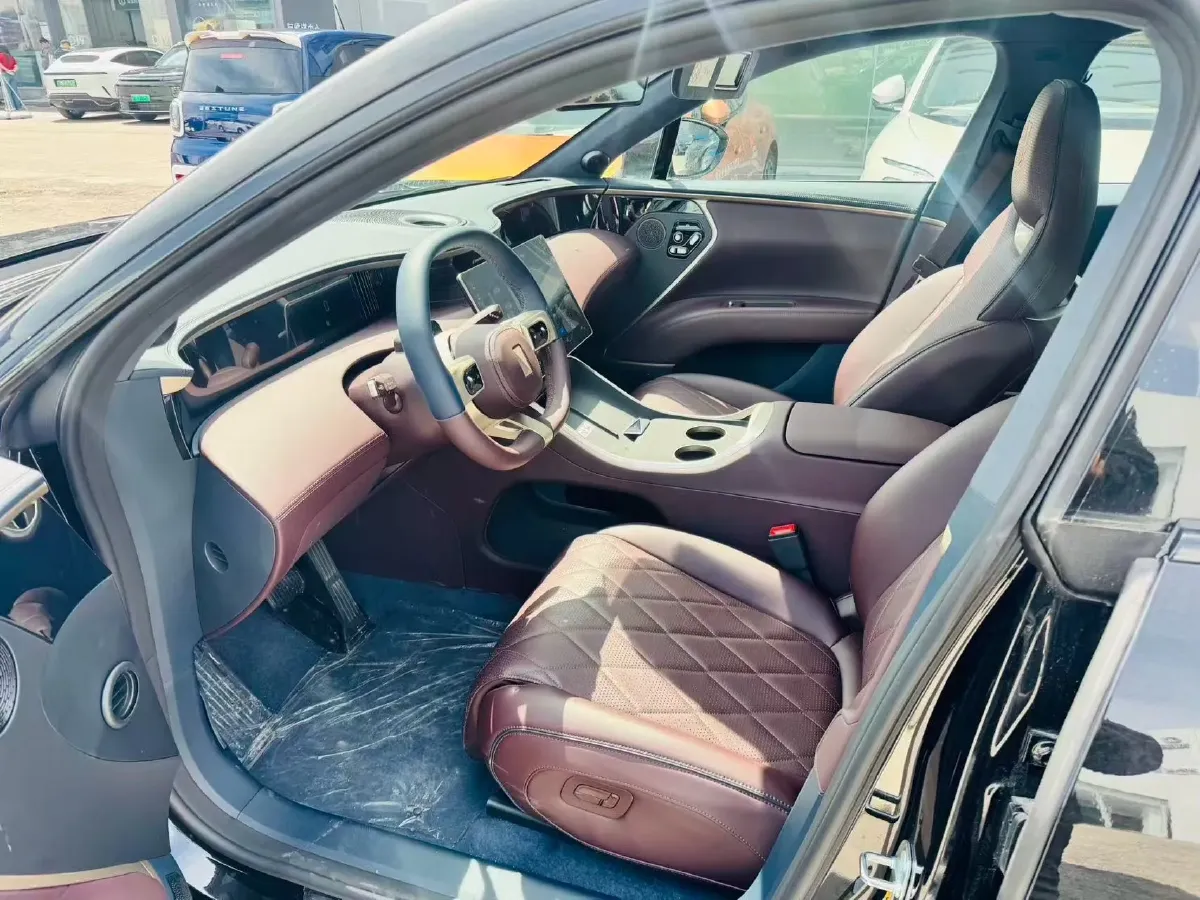 2025 Avatr 11 1.5T 156HP L4 REEV,autocango,china used car exporter,china ev exporter,chinese used car exporter,chinese used ev exporter