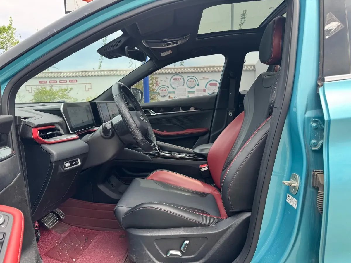 2022 Geely Coolray 1.5T 181HP L4 7DCT,autocango,china used car exporter,china ev exporter,chinese used car exporter,chinese used ev exporter