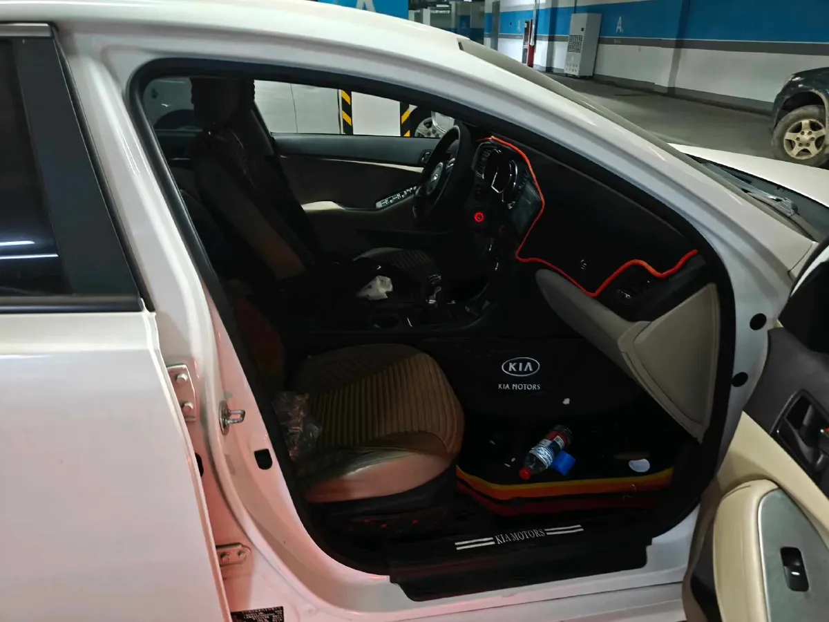 2015 Kia K5 2.0L 162HP L4 6MT,autocango,china used car exporter,china ev exporter,chinese used car exporter,chinese used ev exporter