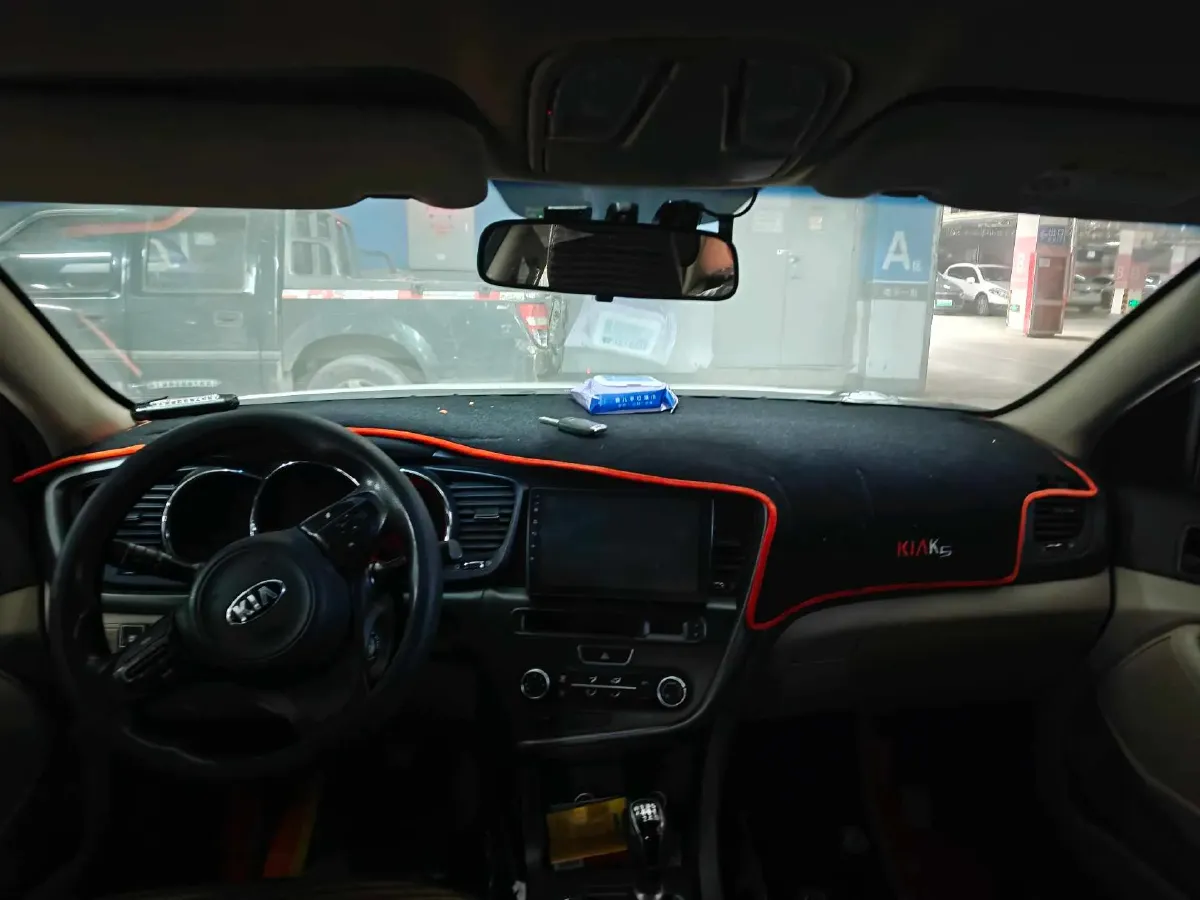 2015 Kia K5 2.0L 162HP L4 6MT,autocango,china used car exporter,china ev exporter,chinese used car exporter,chinese used ev exporter
