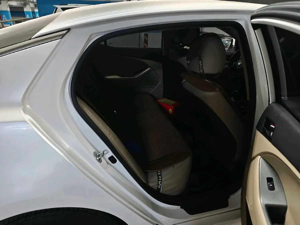 2015 Kia K5 2.0L 162HP L4 6MT,autocango,china used car exporter,china ev exporter,chinese used car exporter,chinese used ev exporter