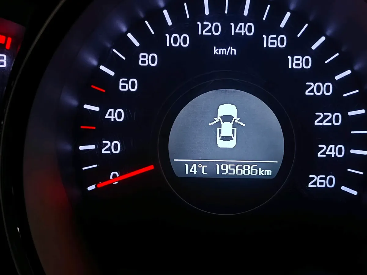 2015 Kia K5 2.0L 162HP L4 6MT,autocango,china used car exporter,china ev exporter,chinese used car exporter,chinese used ev exporter