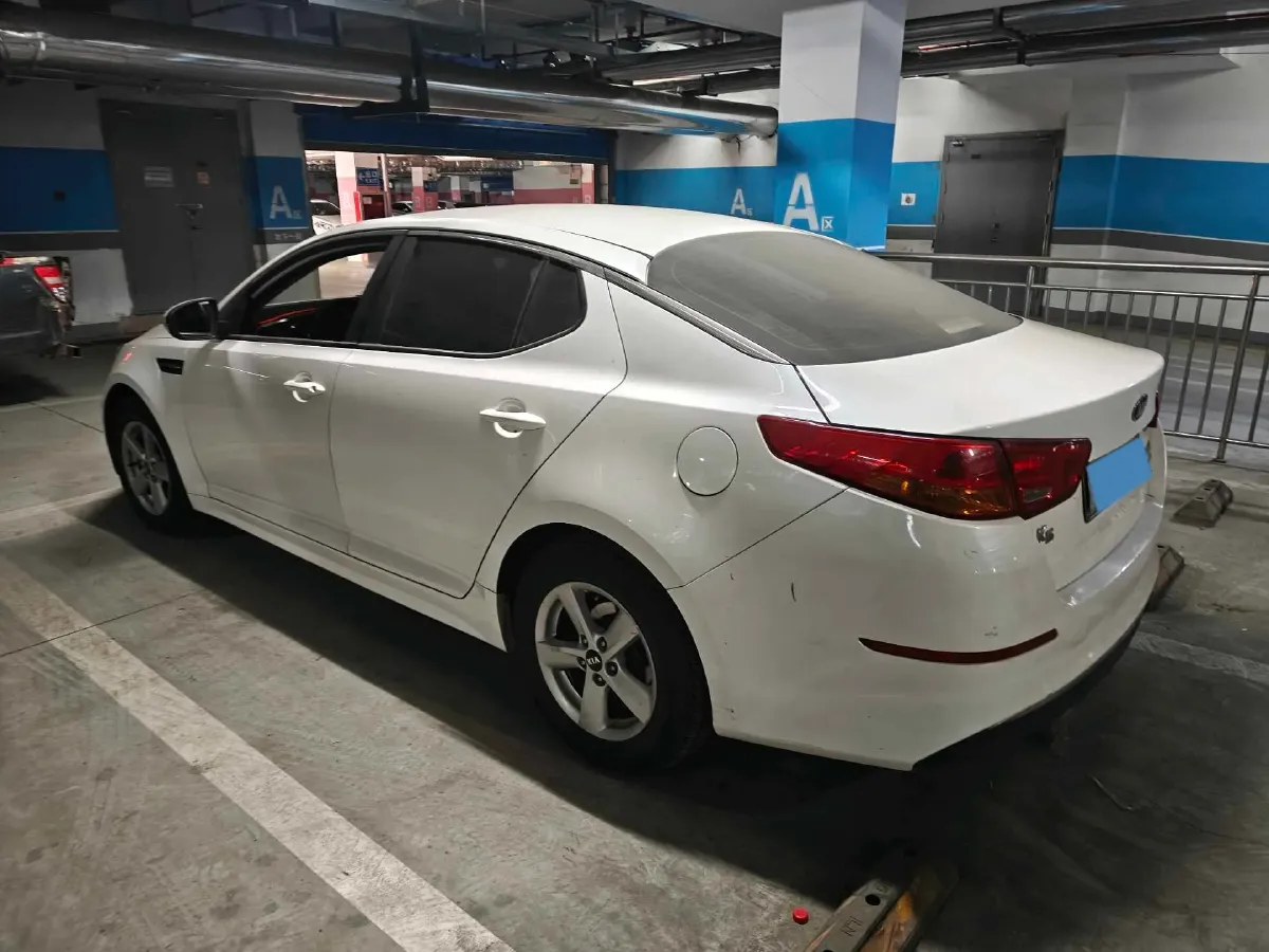 2015 Kia K5 2.0L 162HP L4 6MT,autocango,china used car exporter,china ev exporter,chinese used car exporter,chinese used ev exporter