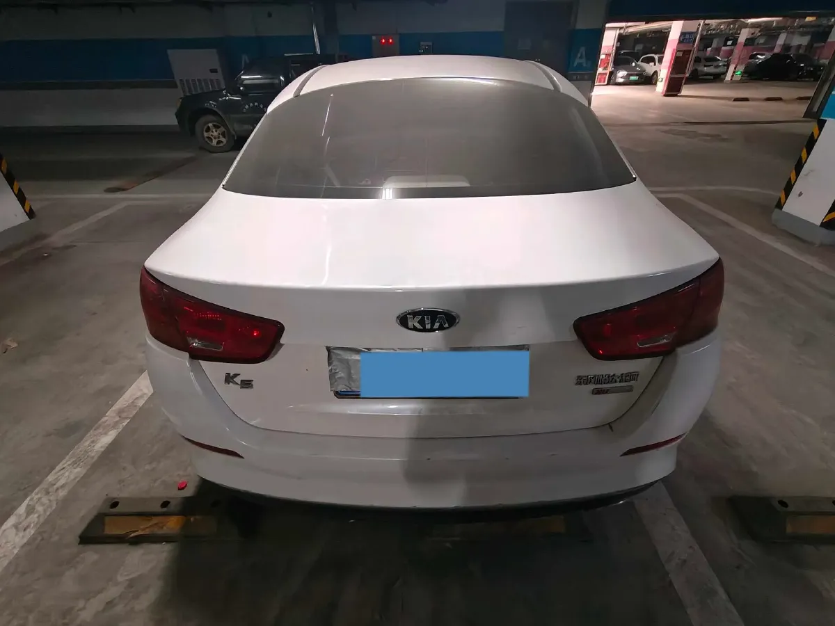 2015 Kia K5 2.0L 162HP L4 6MT,autocango,china used car exporter,china ev exporter,chinese used car exporter,chinese used ev exporter