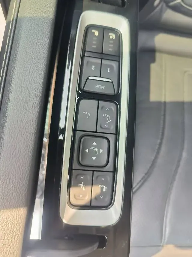 2021 MAXUS G20 2.0T 224HP L4 8AT,autocango,china used car exporter,china ev exporter,chinese used car exporter,chinese used ev exporter