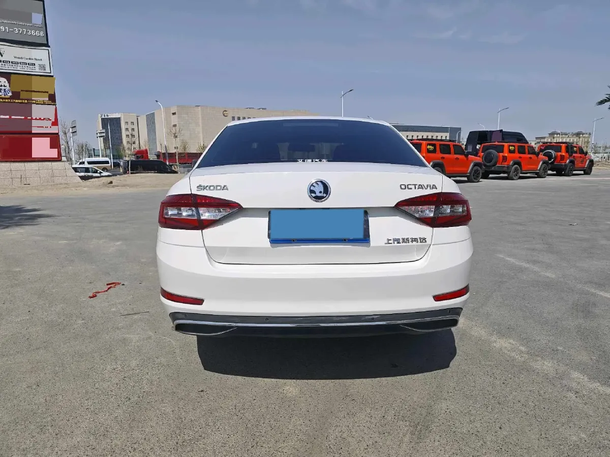 2019 Skoda Octavia 1.5L 116HP L4 6AT,autocango,china used car exporter,china ev exporter,chinese used car exporter,chinese used ev exporter
