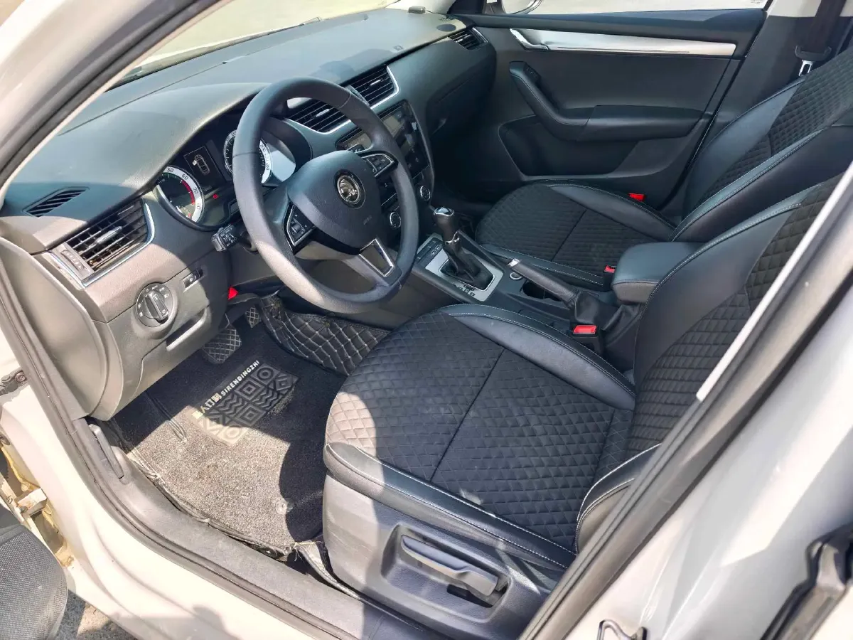 2019 Skoda Octavia 1.5L 116HP L4 6AT,autocango,china used car exporter,china ev exporter,chinese used car exporter,chinese used ev exporter