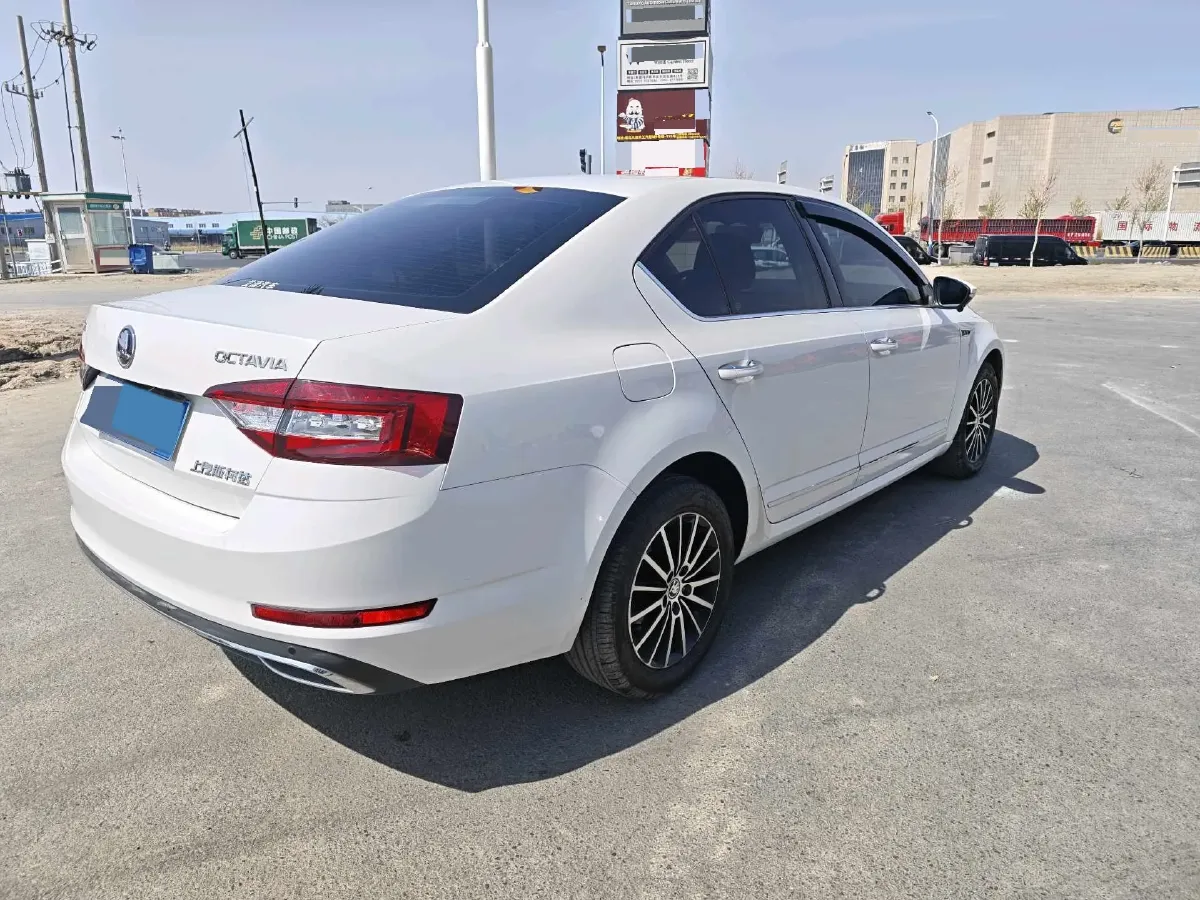 2019 Skoda Octavia 1.5L 116HP L4 6AT,autocango,china used car exporter,china ev exporter,chinese used car exporter,chinese used ev exporter