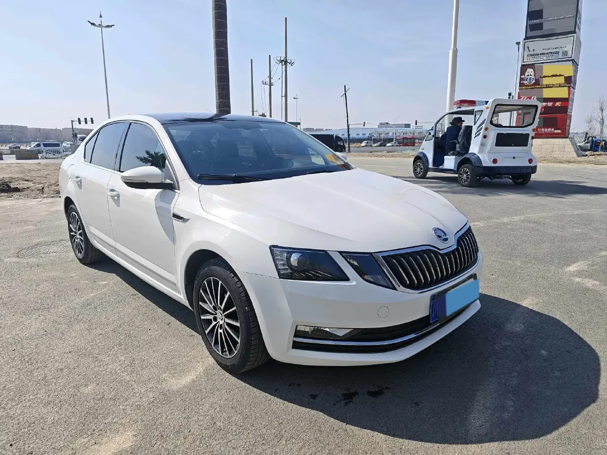 2018 Skoda Octavia 1.2T 116HP L4 7DCT,autocango,china used car exporter,china ev exporter,chinese used car exporter,chinese used ev exporter