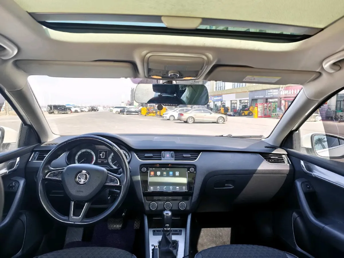 2018 Skoda Octavia 1.2T 116HP L4 7DCT,autocango,china used car exporter,china ev exporter,chinese used car exporter,chinese used ev exporter