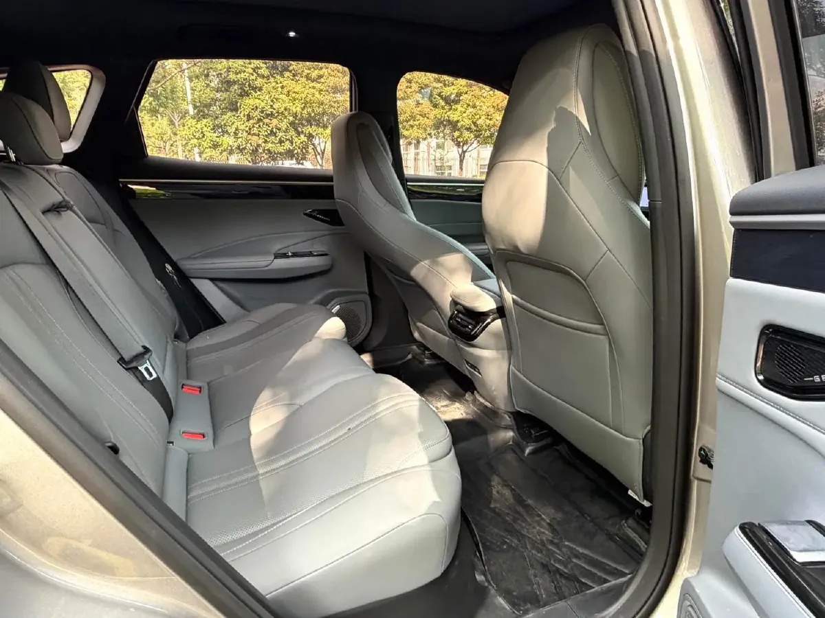 2025 Geely Galaxy L7 1.5L 112HP L4 1DHT PHEV 18.4KWH,autocango,china used car exporter,china ev exporter,chinese used car exporter,chinese used ev exporter