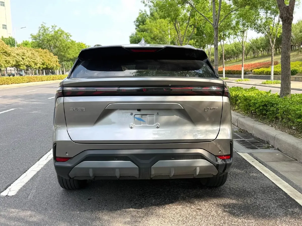 2025 Geely Galaxy L7 1.5L 112HP L4 1DHT PHEV 18.4KWH,autocango,china used car exporter,china ev exporter,chinese used car exporter,chinese used ev exporter