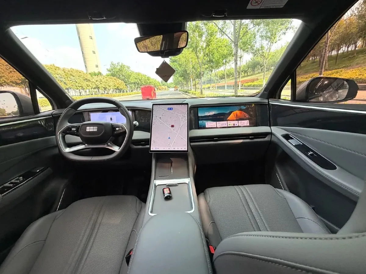 2025 Geely Galaxy L7 1.5L 112HP L4 1DHT PHEV 18.4KWH,autocango,china used car exporter,china ev exporter,chinese used car exporter,chinese used ev exporter