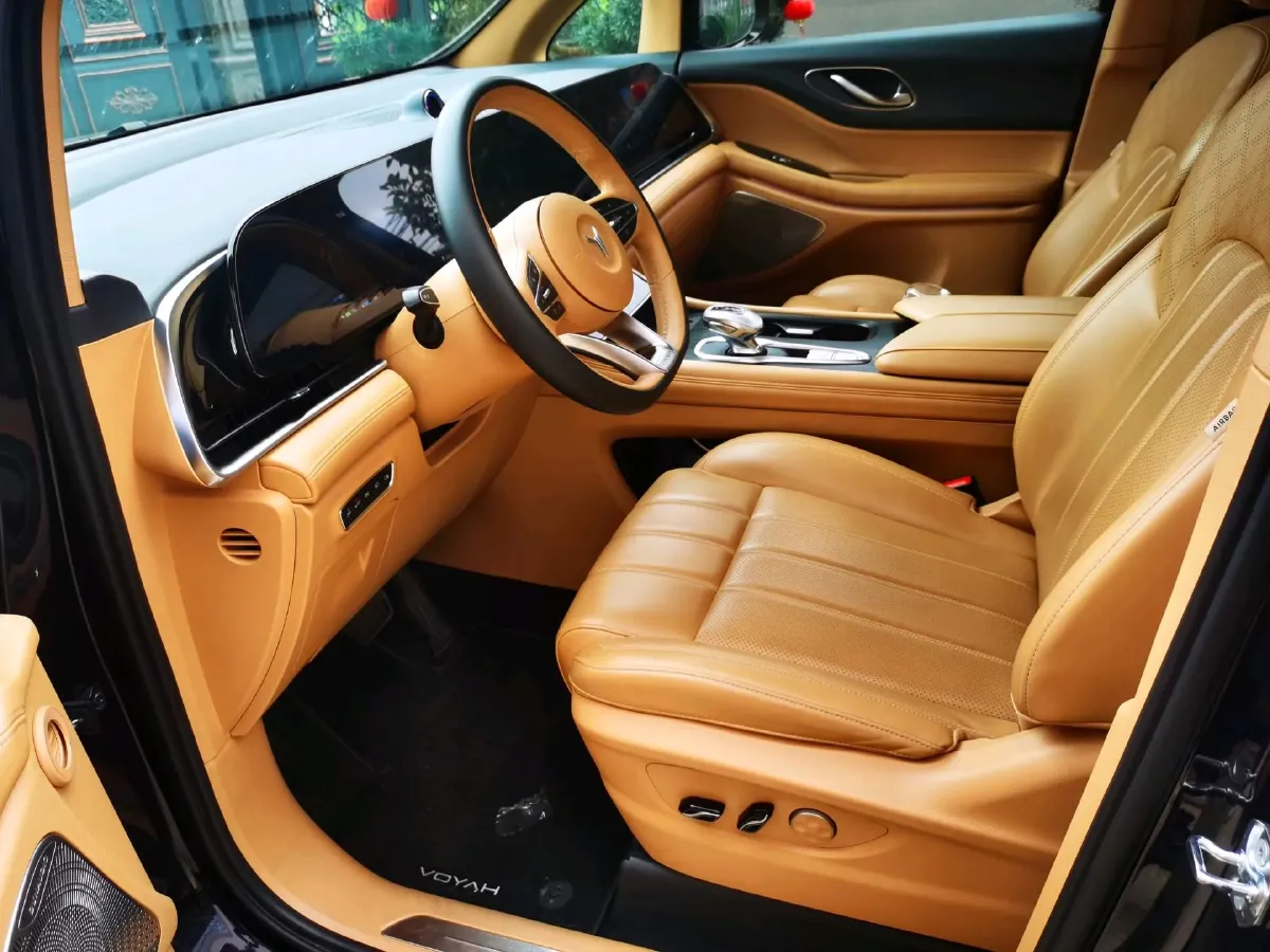 2024 Voyah Dream 1.5T 150HP L4 PHEV 43KWH,autocango,china used car exporter,china ev exporter,chinese used car exporter,chinese used ev exporter