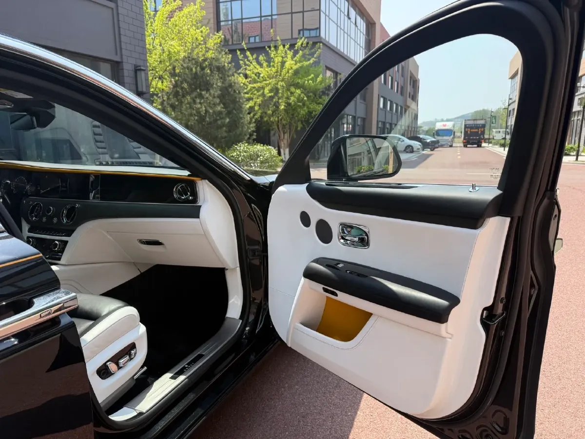 2021 Rolls-Royce Ghost 6.7T 571HP V12 8AT,autocango,china used car exporter,china ev exporter,chinese used car exporter,chinese used ev exporter