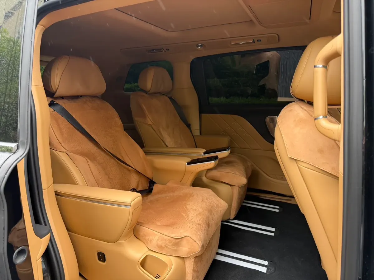 2026 Voyah Dream 1.5T 150HP L4 PHEV,autocango,china used car exporter,china ev exporter,chinese used car exporter,chinese used ev exporter