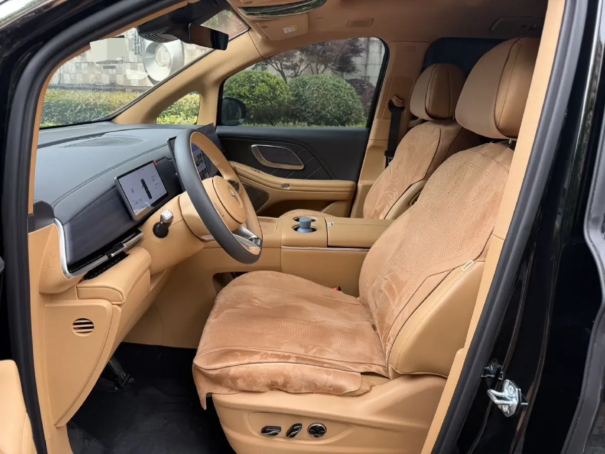 2026 Voyah Dream 1.5T 150HP L4 PHEV,autocango,china used car exporter,china ev exporter,chinese used car exporter,chinese used ev exporter