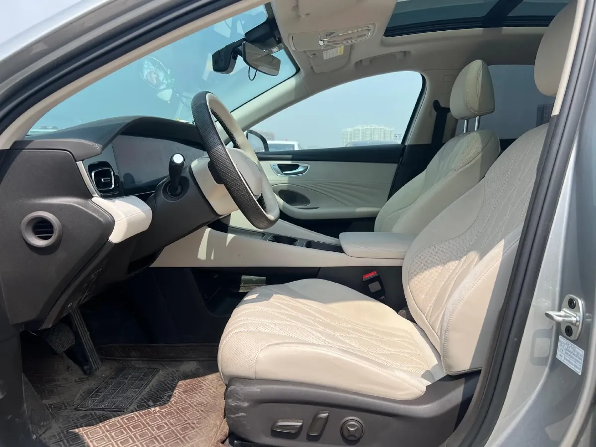 2023 Roewe D7 1.5L 112HP L4 1DHT PHEV 21.4KWH,autocango,china used car exporter,china ev exporter,chinese used car exporter,chinese used ev exporter