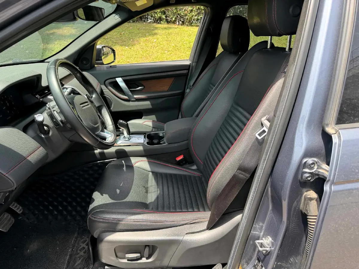 2020 Land Rover Discovery Sport 2.0T 249HP L4 9AT,autocango,china used car exporter,china ev exporter,chinese used car exporter,chinese used ev exporter