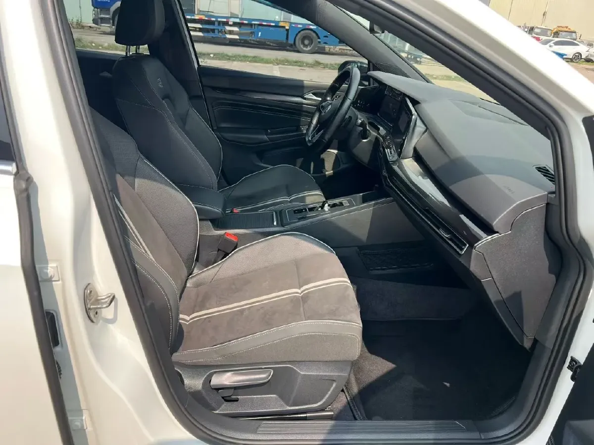 2021 Volkswagen Golf 1.4T 150HP L4 7DCT,autocango,china used car exporter,china ev exporter,chinese used car exporter,chinese used ev exporter