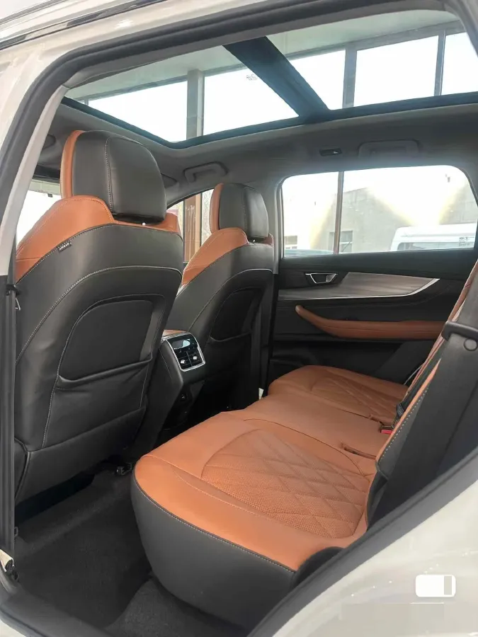 2021 Chery Tiggo 8 Plus 1.6T 197HP L4 7DCT,autocango,china used car exporter,china ev exporter,chinese used car exporter,chinese used ev exporter