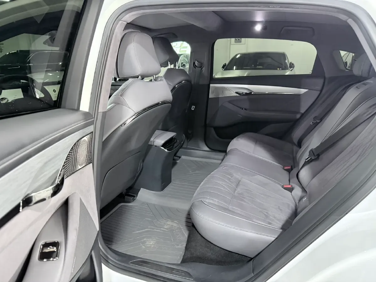 2023 Voyah ZhuiGuang BEV 82.11KWH,autocango,china used car exporter,china ev exporter,chinese used car exporter,chinese used ev exporter