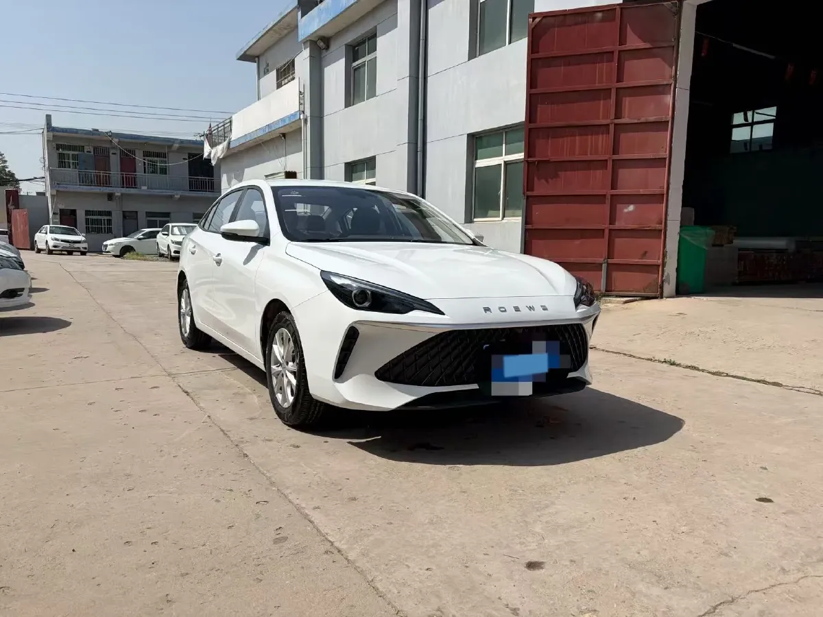 2023 Roewe i5 1.5L 129HP L4 5MT,autocango,china used car exporter,china ev exporter,chinese used car exporter,chinese used ev exporter