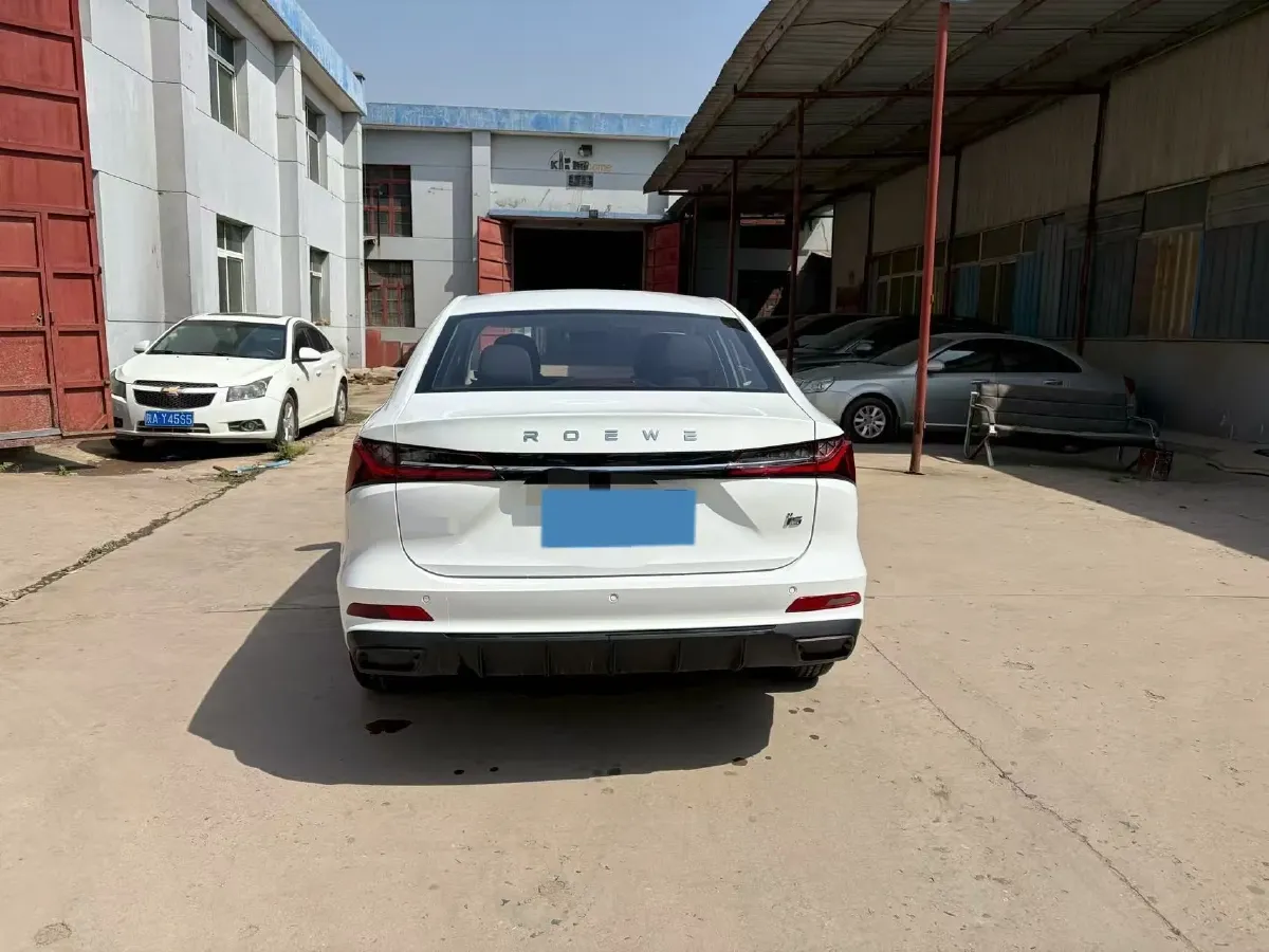 2023 Roewe i5 1.5L 129HP L4 5MT,autocango,china used car exporter,china ev exporter,chinese used car exporter,chinese used ev exporter