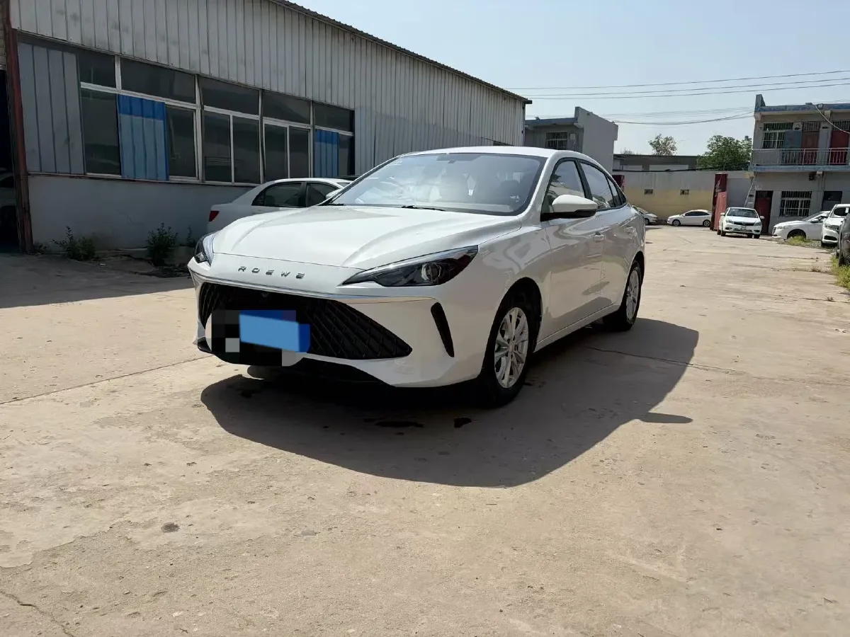 2023 Roewe i5 1.5L 129HP L4 5MT,autocango,china used car exporter,china ev exporter,chinese used car exporter,chinese used ev exporter