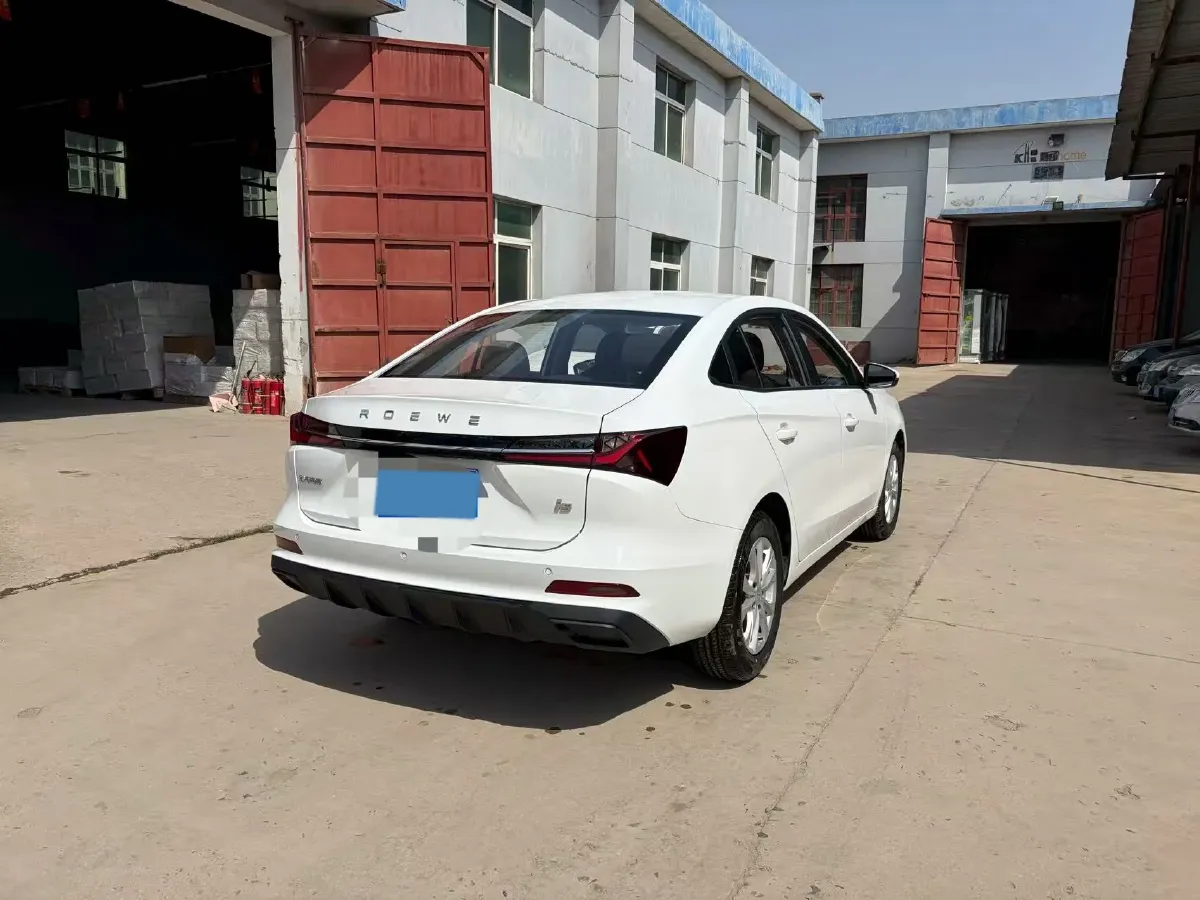 2023 Roewe i5 1.5L 129HP L4 5MT,autocango,china used car exporter,china ev exporter,chinese used car exporter,chinese used ev exporter