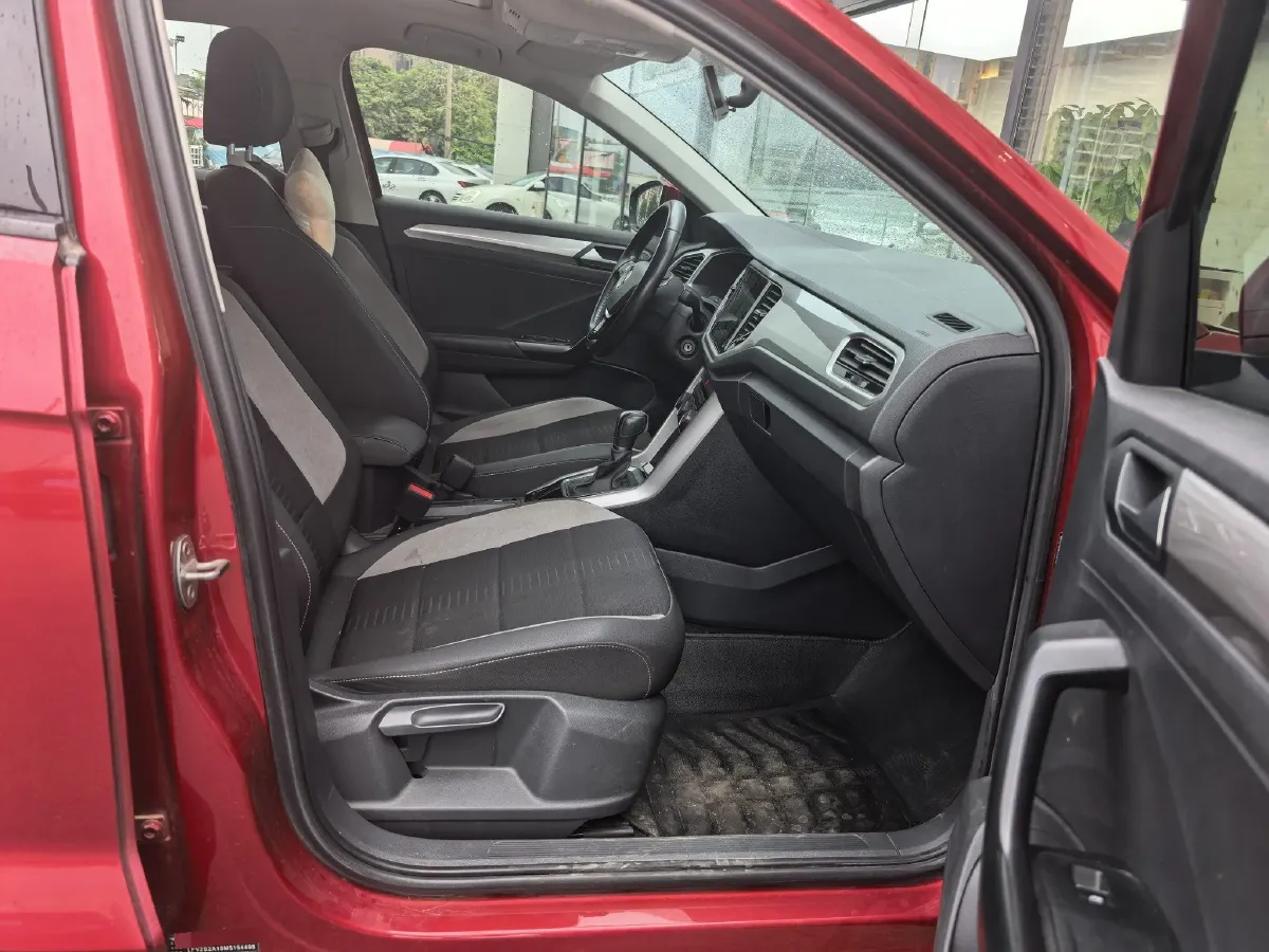 2021 Volkswagen T-Roc 1.4T 150HP L4 7DCT,autocango,china used car exporter,china ev exporter,chinese used car exporter,chinese used ev exporter
