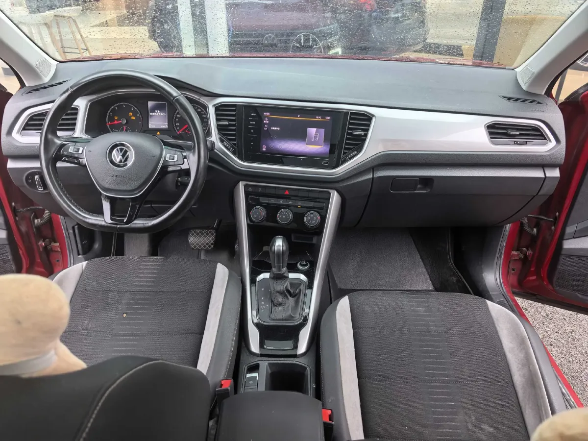 2021 Volkswagen T-Roc 1.4T 150HP L4 7DCT,autocango,china used car exporter,china ev exporter,chinese used car exporter,chinese used ev exporter