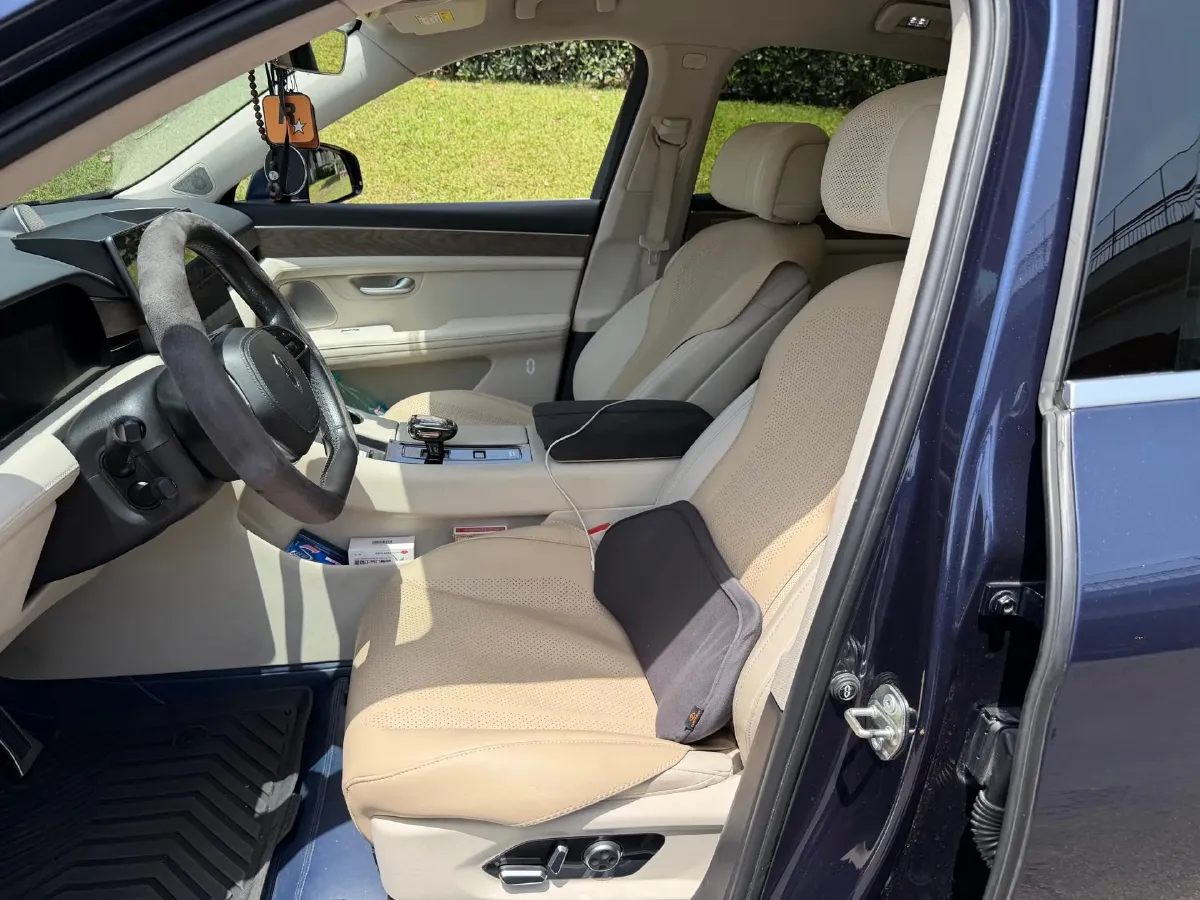 2022 AITO AITO M5 Range Extended 125HP REEV 40KWH,autocango,china used car exporter,china ev exporter,chinese used car exporter,chinese used ev exporter