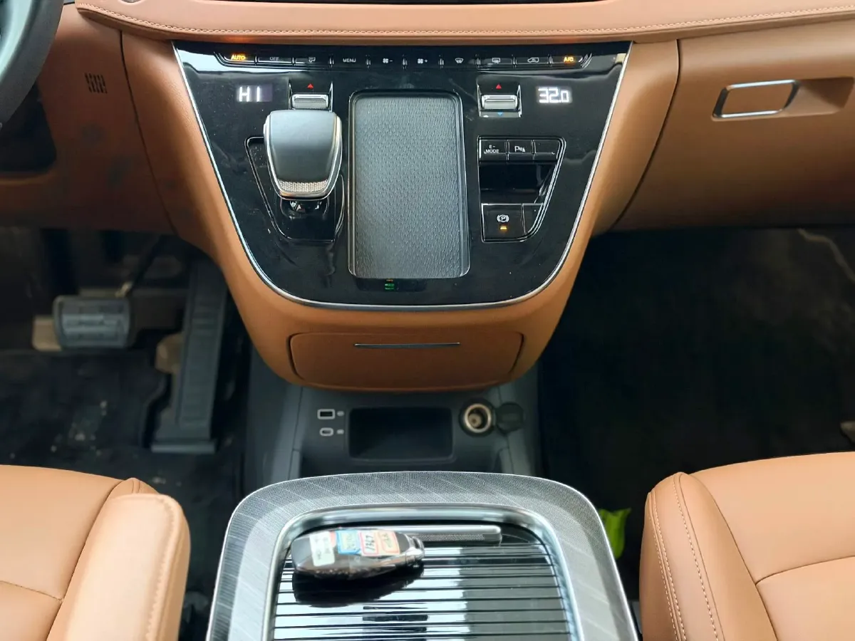 2024 HongQi HQ9 2.0T 163HP L4 1DHT PHEV 20.14KWH,autocango,china used car exporter,china ev exporter,chinese used car exporter,chinese used ev exporter