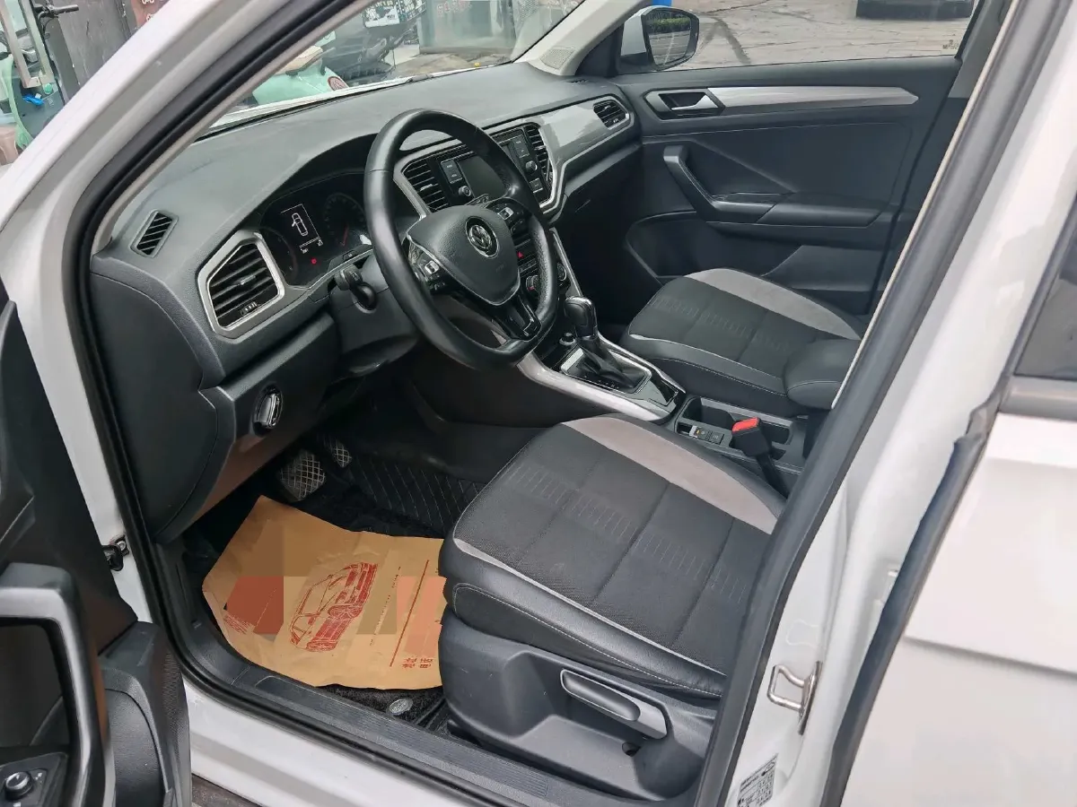 2019 Volkswagen T-Roc 1.4T 131HP L4 7DCT,autocango,china used car exporter,china ev exporter,chinese used car exporter,chinese used ev exporter