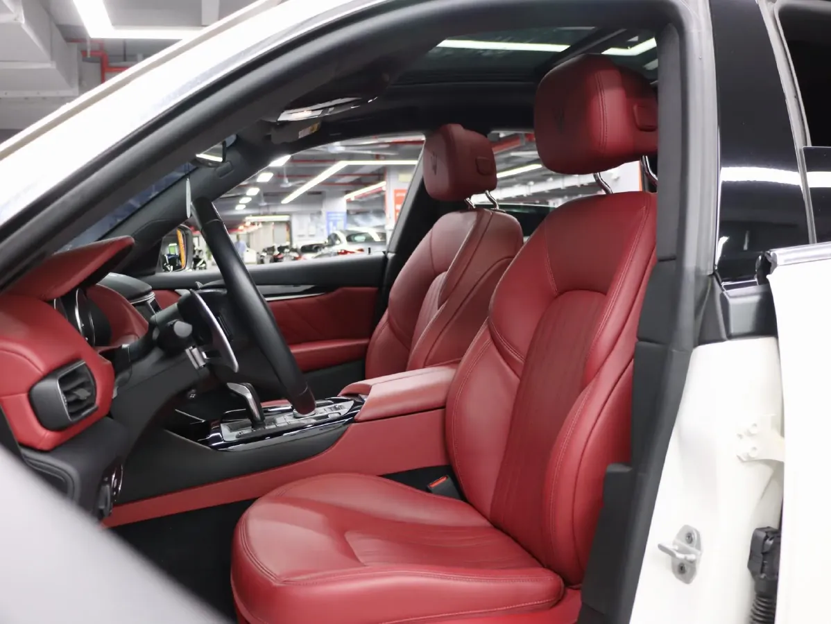 2022 Maserati Levante 2.0T 330HP L4 8AT,autocango,china used car exporter,china ev exporter,chinese used car exporter,chinese used ev exporter