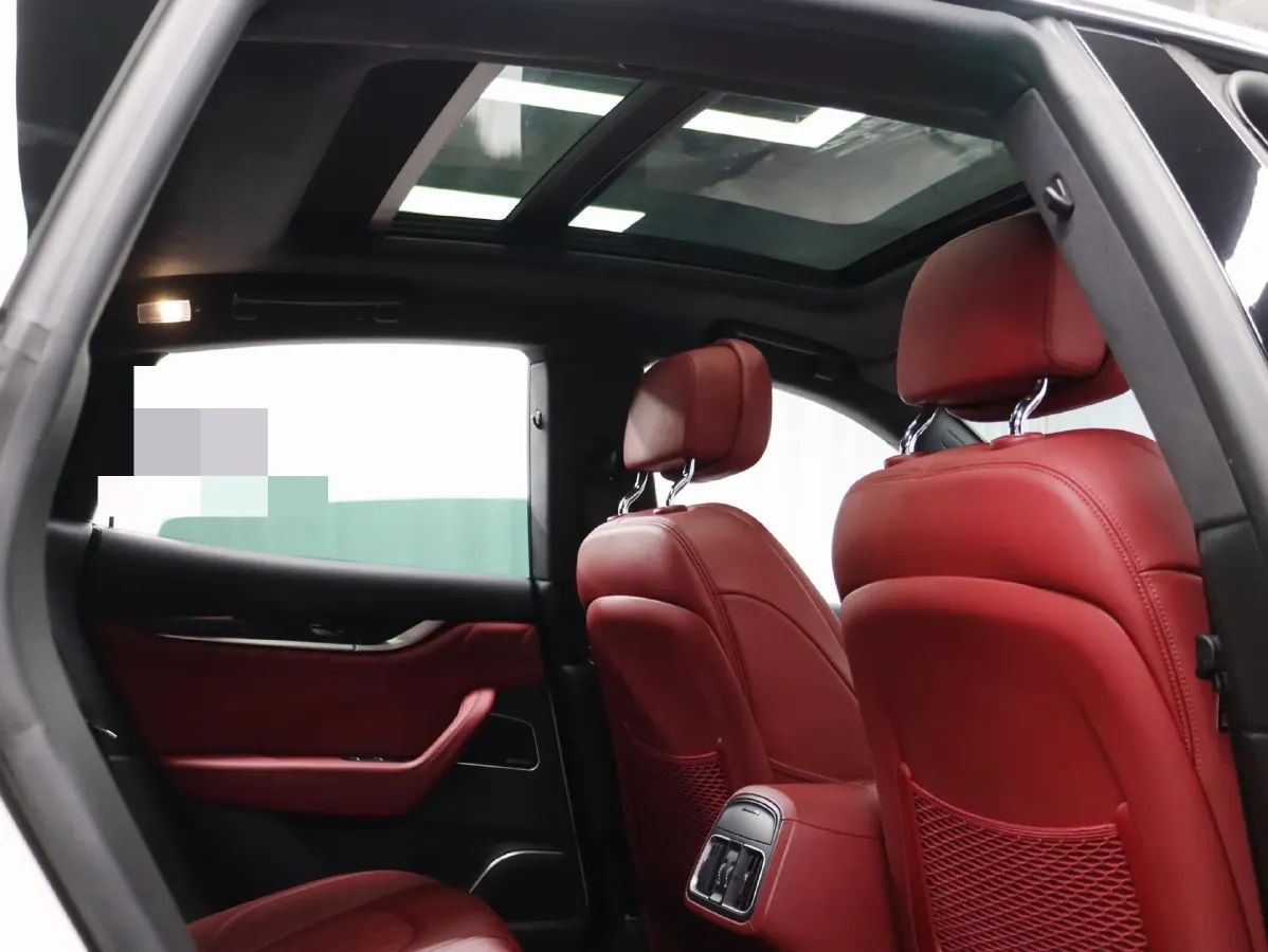 2022 Maserati Levante 2.0T 330HP L4 8AT,autocango,china used car exporter,china ev exporter,chinese used car exporter,chinese used ev exporter