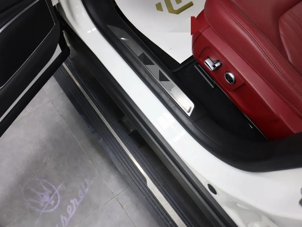 2022 Maserati Levante 2.0T 330HP L4 8AT,autocango,china used car exporter,china ev exporter,chinese used car exporter,chinese used ev exporter