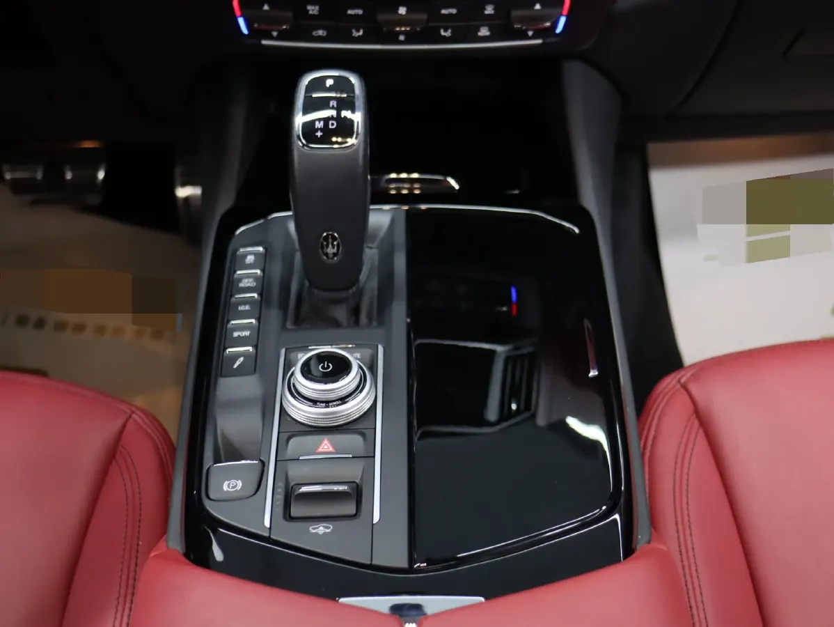 2022 Maserati Levante 2.0T 330HP L4 8AT,autocango,china used car exporter,china ev exporter,chinese used car exporter,chinese used ev exporter