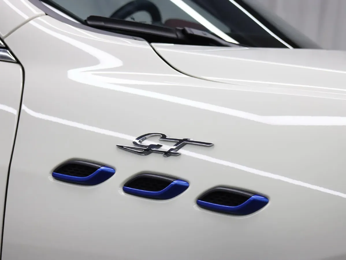 2022 Maserati Levante 2.0T 330HP L4 8AT,autocango,china used car exporter,china ev exporter,chinese used car exporter,chinese used ev exporter